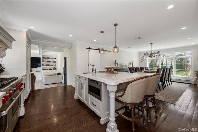 225 Harbor Lane, Massapequa Park, NY 11762