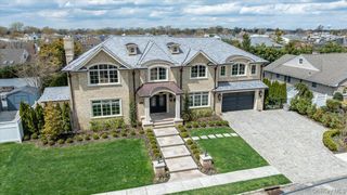 225 Harbor Lane, Massapequa Park, NY 11762