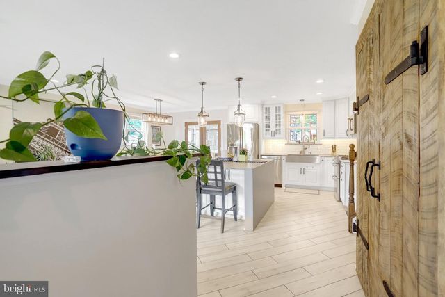 7505 HOGARTH ST, Springfield, VA 22151