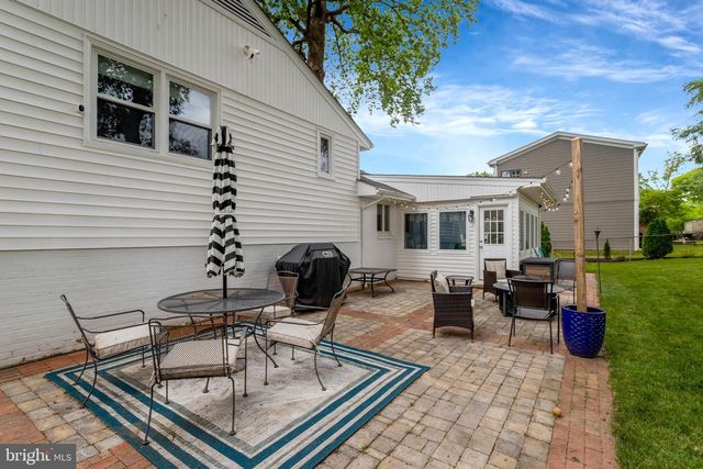 7505 HOGARTH ST, Springfield, VA 22151