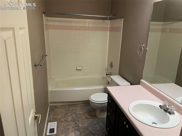 610 Superior Street, Colorado Springs, CO 80904