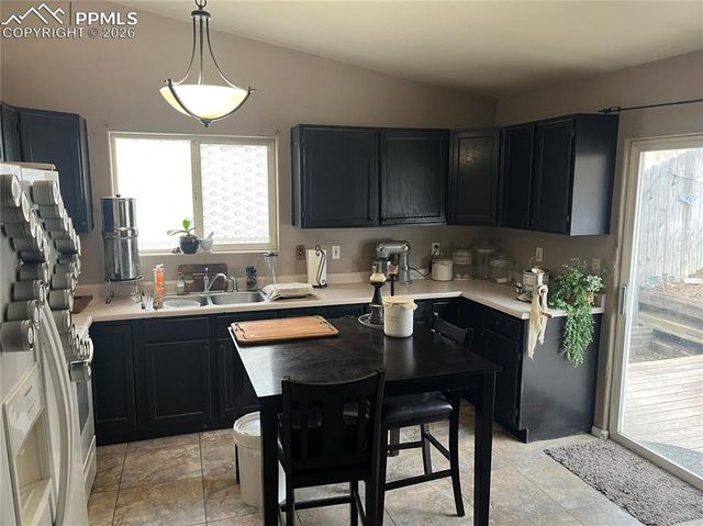 610 Superior Street, Colorado Springs, CO 80904