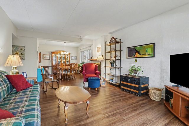 1423 Woodbridge Road 1E, Joliet, IL 60436