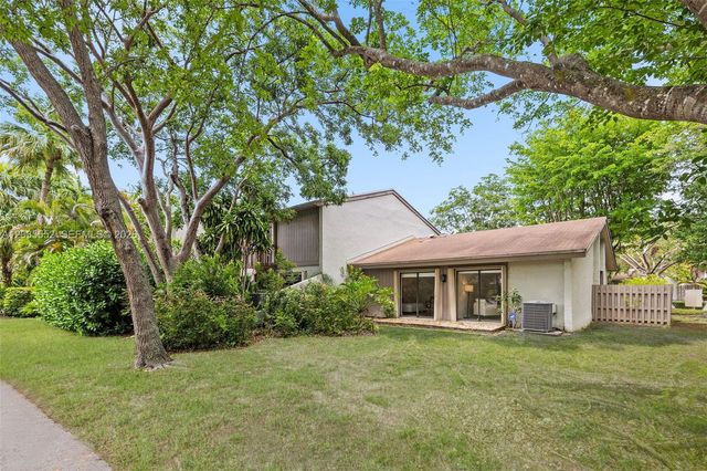11045 SW 113th Pl, Miami, FL 33176