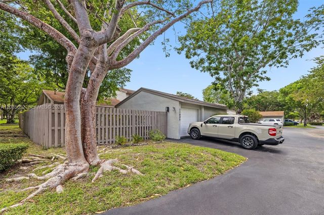 11045 SW 113th Pl, Miami, FL 33176