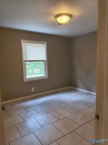 6206 Friar Tuck Circle B, Huntsville, AL 35806