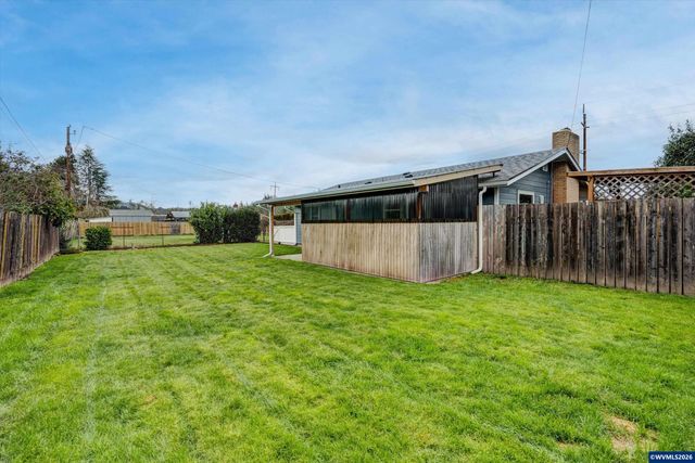 680 SW 53rd St, Corvallis, OR 97333