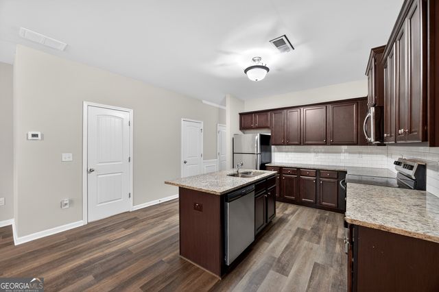 4497 Ravenwood Drive, Union City, GA 30291