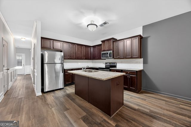 4497 Ravenwood Drive, Union City, GA 30291