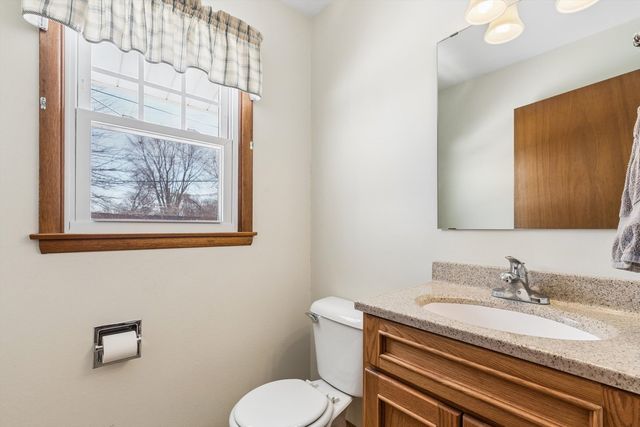 1245 8th Avenue N, Clinton, IA 52732