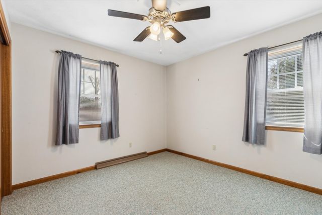 1245 8th Avenue N, Clinton, IA 52732