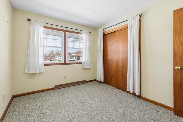 1245 8th Avenue N, Clinton, IA 52732