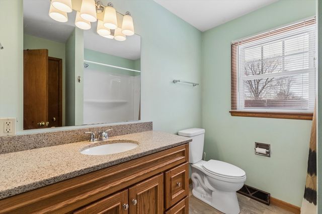 1245 8th Avenue N, Clinton, IA 52732