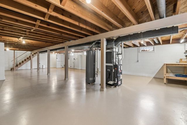 1245 8th Avenue N, Clinton, IA 52732