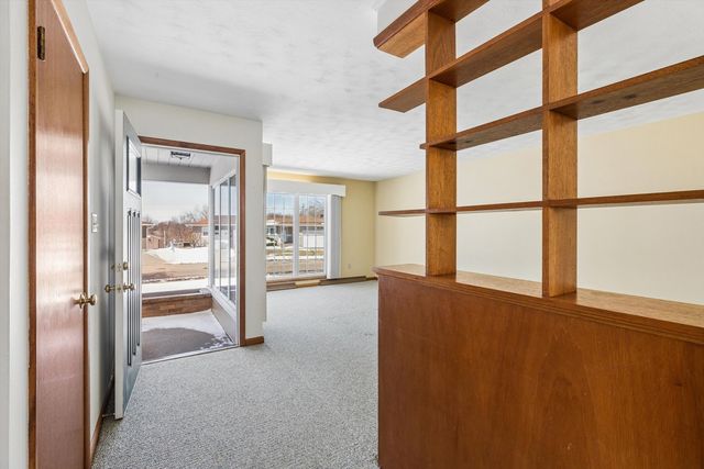 1245 8th Avenue N, Clinton, IA 52732