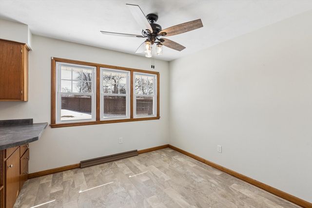 1245 8th Avenue N, Clinton, IA 52732