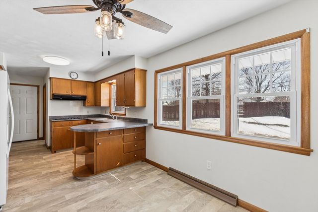 1245 8th Avenue N, Clinton, IA 52732