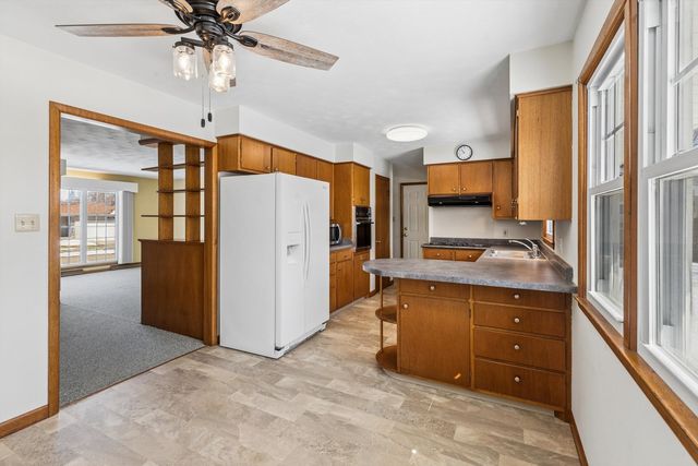 1245 8th Avenue N, Clinton, IA 52732