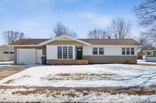 1245 8th Avenue N, Clinton, IA 52732