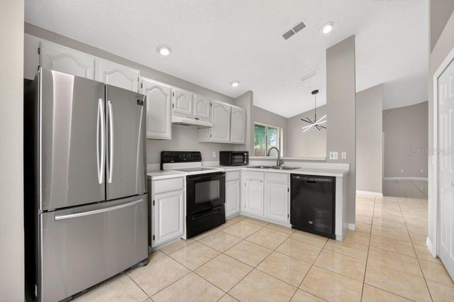 2674 NEWBOLT DRIVE, Orlando, FL 32817