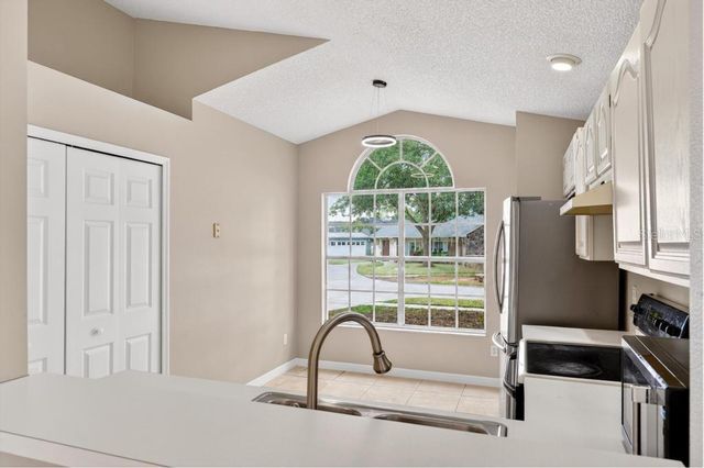 2674 NEWBOLT DRIVE, Orlando, FL 32817