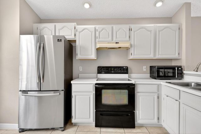 2674 NEWBOLT DRIVE, Orlando, FL 32817