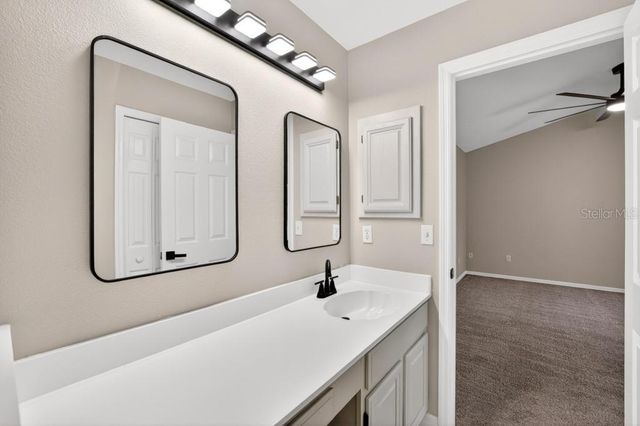 2674 NEWBOLT DRIVE, Orlando, FL 32817
