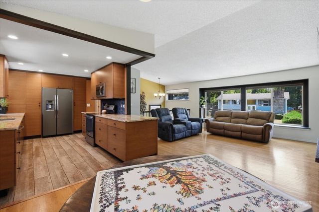 3516 SW 339th Place, Federal Way, WA 98023