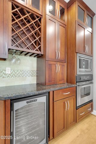 7005 Quarry Dr, Crestwood, KY 40014