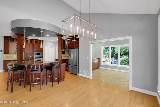 7005 Quarry Dr, Crestwood, KY 40014