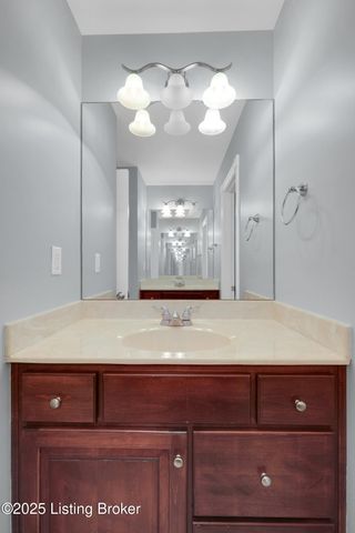 7005 Quarry Dr, Crestwood, KY 40014