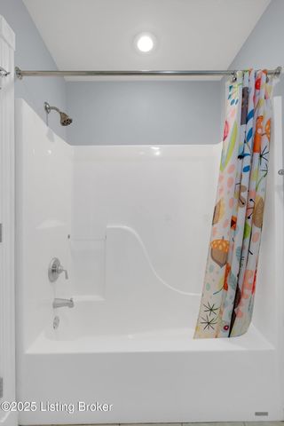 7005 Quarry Dr, Crestwood, KY 40014