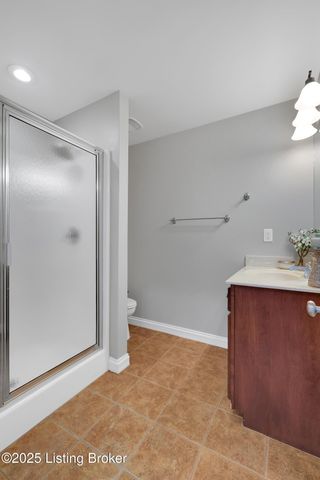 7005 Quarry Dr, Crestwood, KY 40014