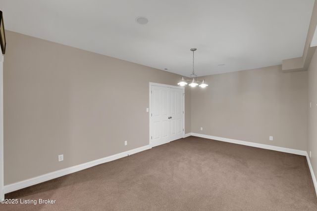 7005 Quarry Dr, Crestwood, KY 40014