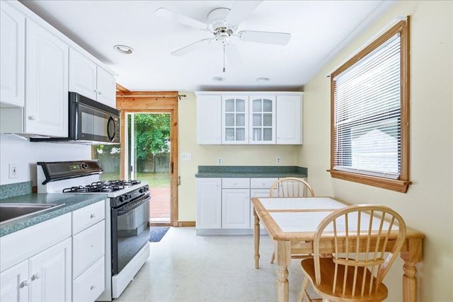 20 Pine Hill Ter, Rockland, MA 02370
