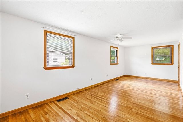 20 Pine Hill Ter, Rockland, MA 02370