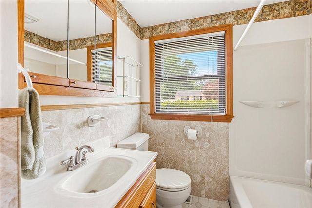 20 Pine Hill Ter, Rockland, MA 02370