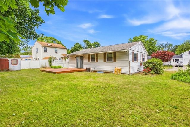 20 Pine Hill Ter, Rockland, MA 02370