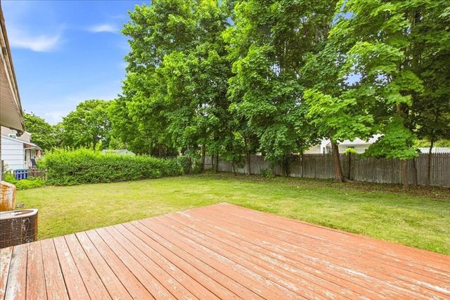 20 Pine Hill Ter, Rockland, MA 02370