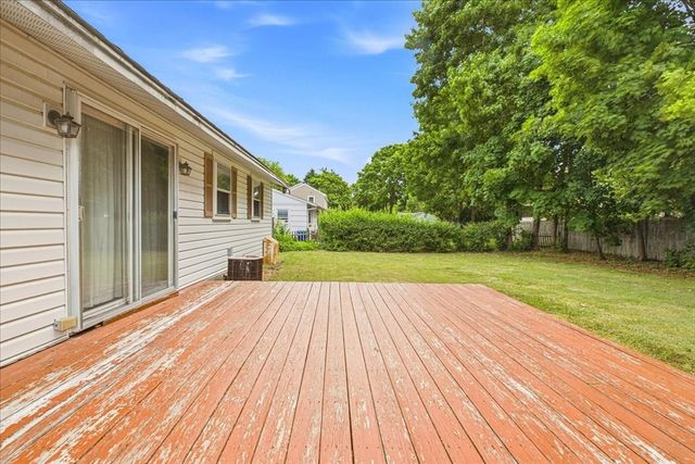20 Pine Hill Ter, Rockland, MA 02370