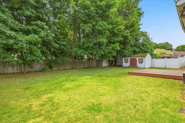 20 Pine Hill Ter, Rockland, MA 02370