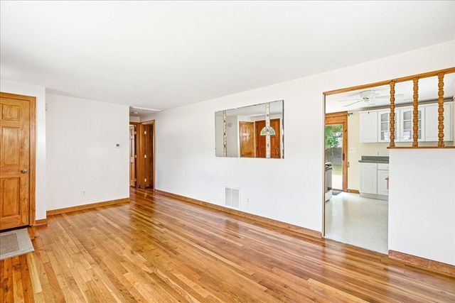 20 Pine Hill Ter, Rockland, MA 02370