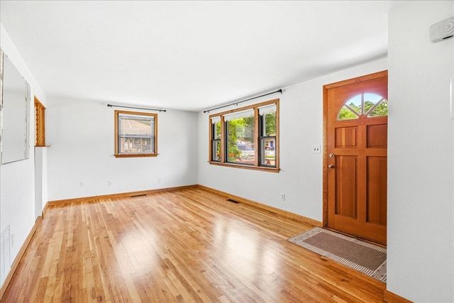 20 Pine Hill Ter, Rockland, MA 02370