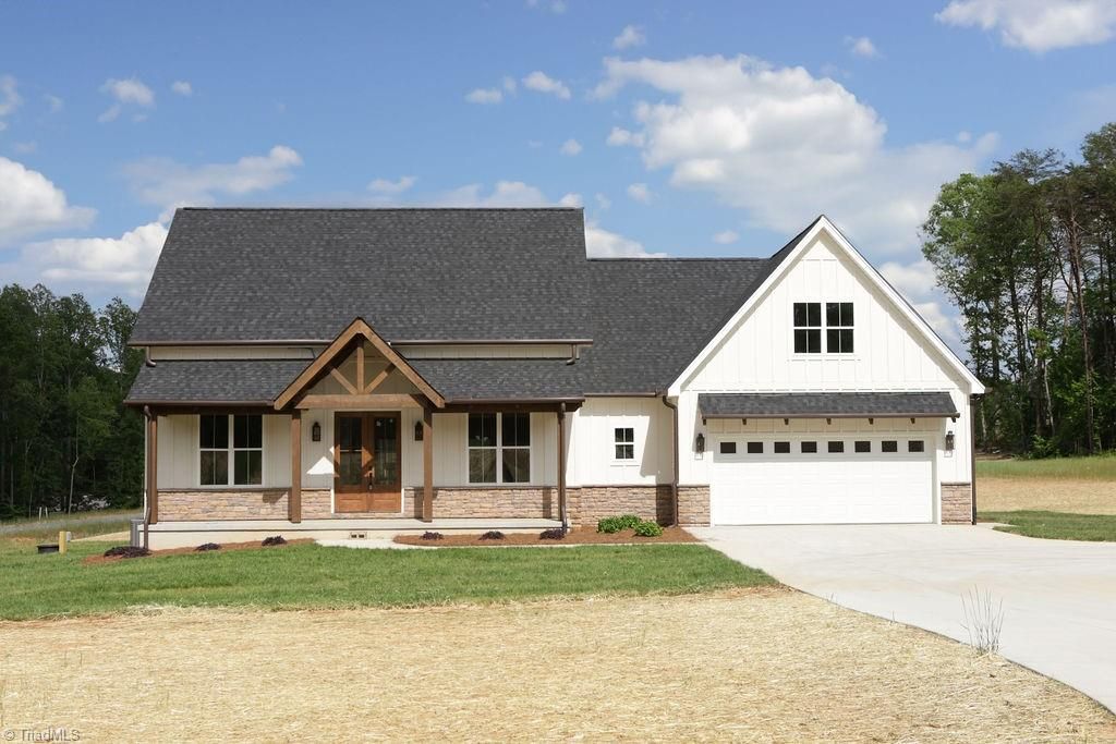 4211 Gracewood Farm Drive, Winston-salem, NC 27101