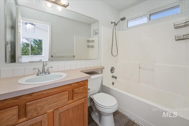 6417 E Brimley Drive, Nampa, ID 83687