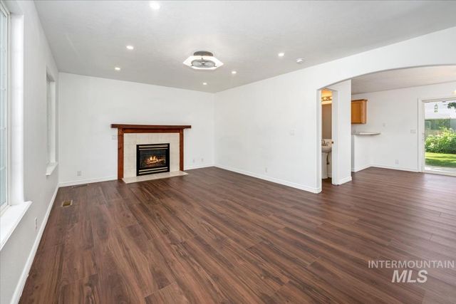 6417 E Brimley Drive, Nampa, ID 83687