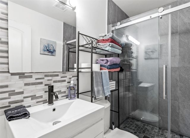 1935 Nomas Street, Dallas, TX 75212