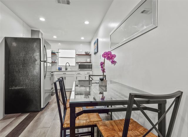 1935 Nomas Street, Dallas, TX 75212