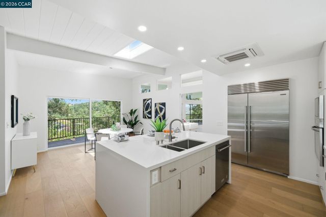 233 Melody Ln, Orinda, CA 94563