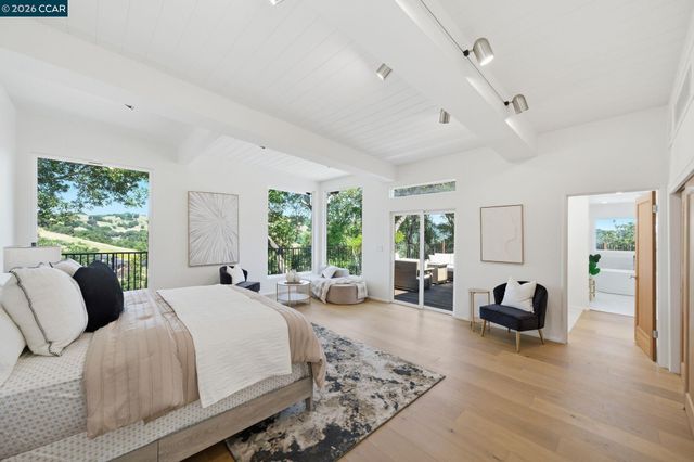 233 Melody Ln, Orinda, CA 94563